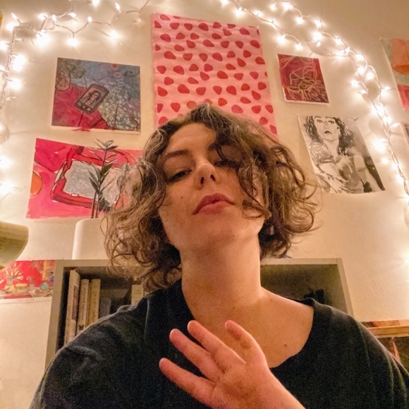 Meet your Posher, Ari - Picture 2 of 6